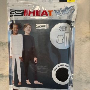 32 Degrees Kids Thermal Set in Black Small 6/7